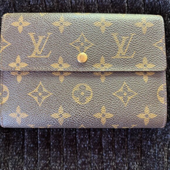 Authentic vintage Louis Vuitton wallet - Picture 1 of 12